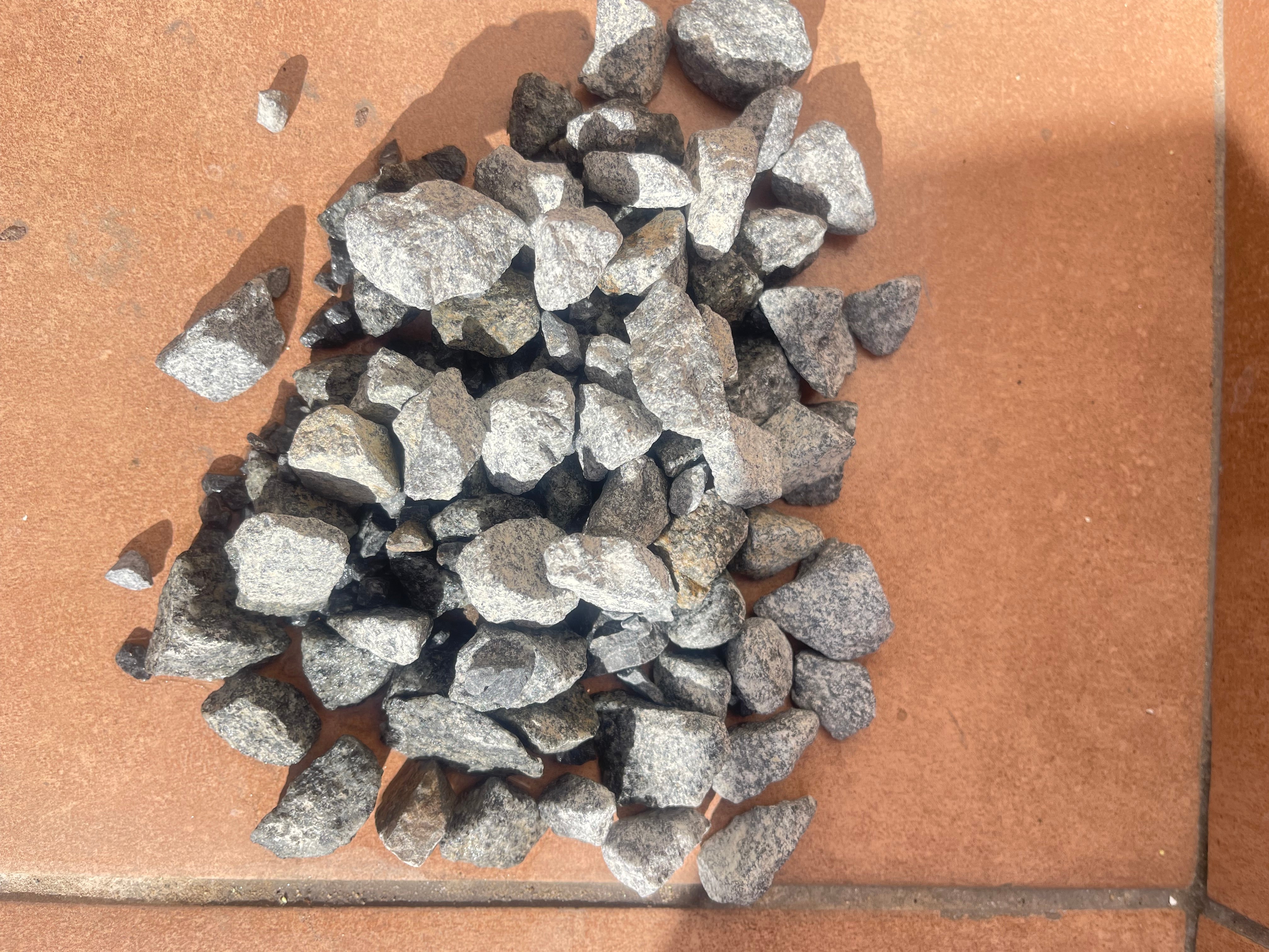 1 Ton Gravel Stone 19MM Light Grey & Dark Grey