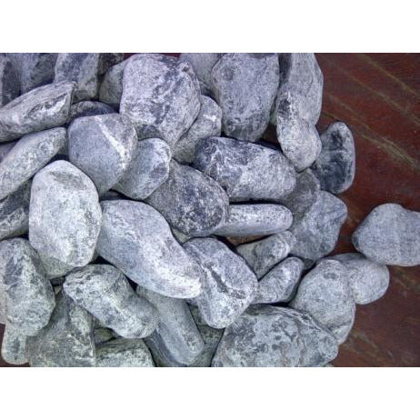 1 Ton Black Tumbled Pebbles (50 x 20Kg bags)